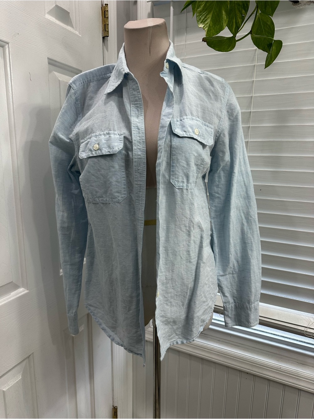 Chaps Light Blue Casual Button-Up Shirt